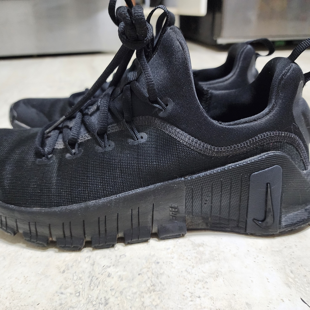 Nike Men's Black Sneakers